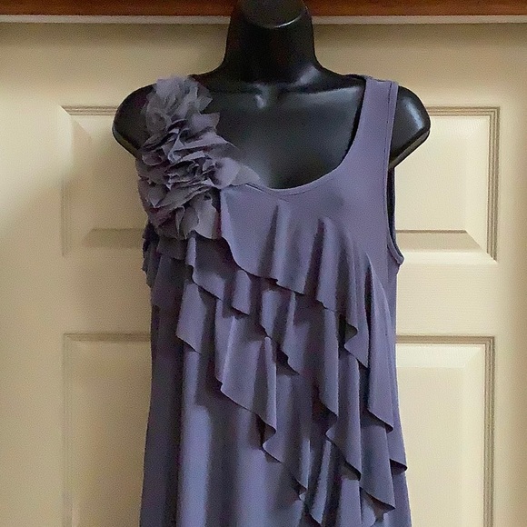 NWT NIC & DOM grey ruffle front dress - Picture 2 of 9